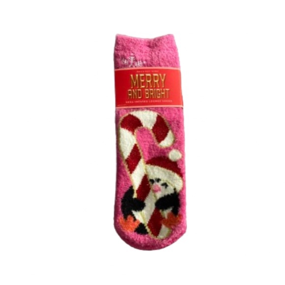 Bath & Body Works Accessories - NWT Bath & Body Works Penguin Socks